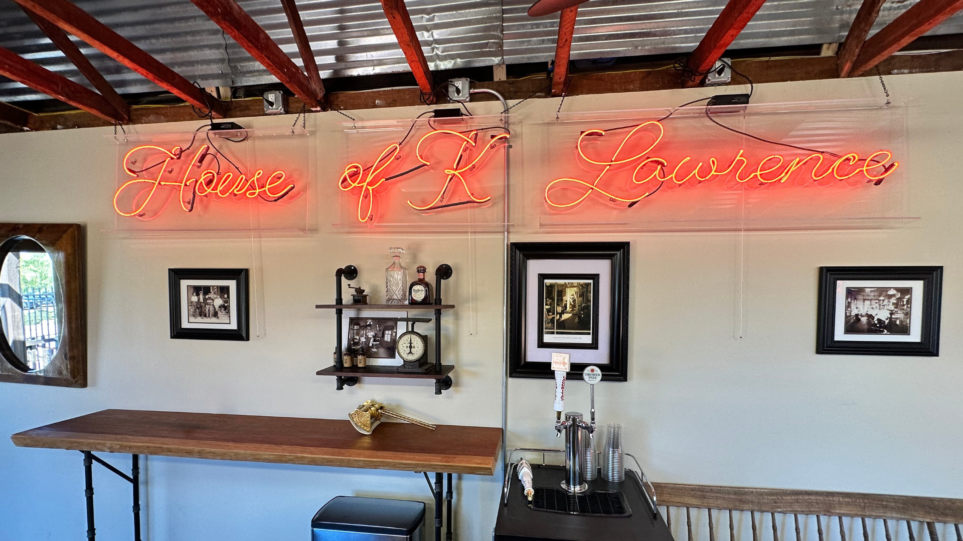 Where a straight razor shave is done at K Lawrence Barbershop in Old Town San Diego